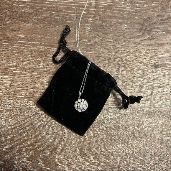 New Diamond Flower Burst Cluster Pendant Necklace 1/10 CT Sterling Silver 18” - Picture 3 of 9